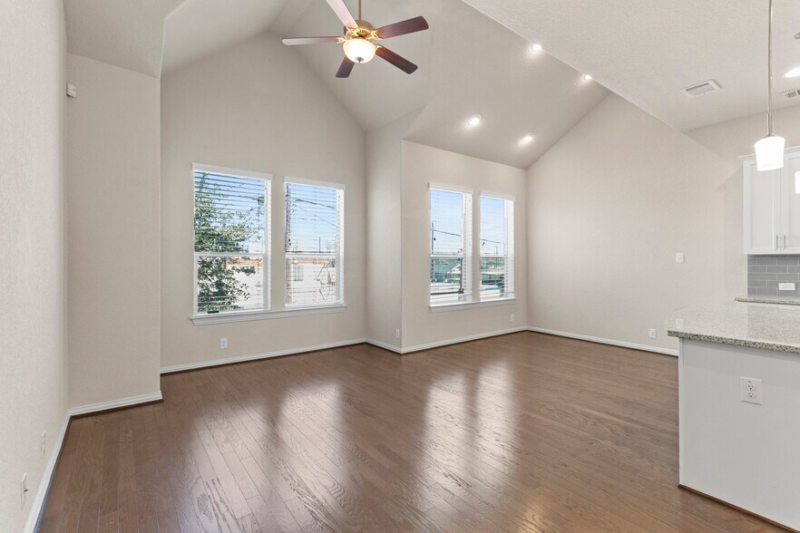 Living Room/Dining - 221 E Courtland Pl