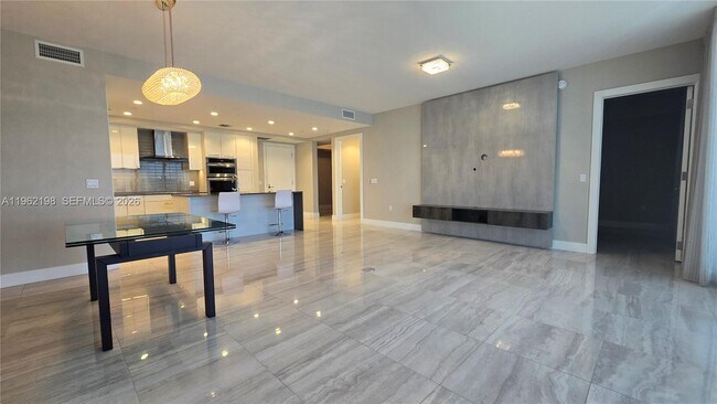 Building Photo - 100 E Las Olas Blvd