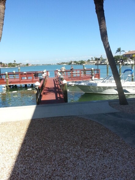 Building Photo - 6201 2nd St E