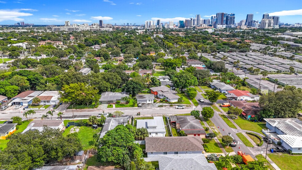 Building Photo - 401 NW 16th Ave