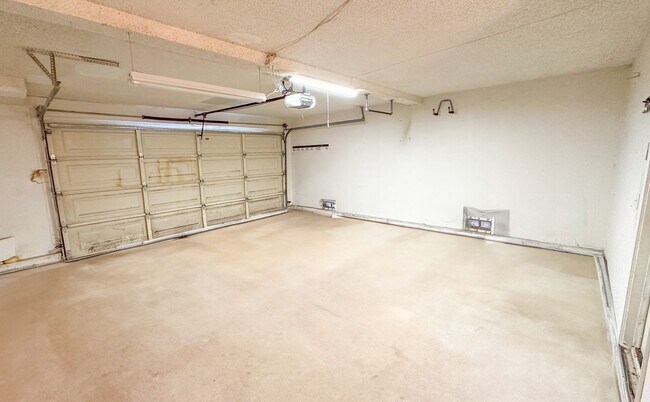 Building Photo - 861 Mola Vista Way