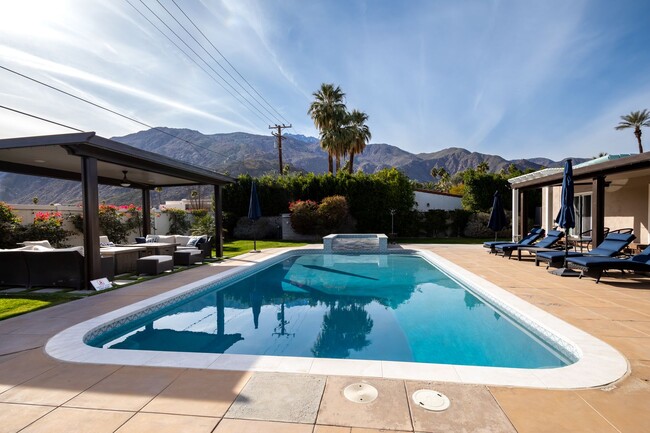 Building Photo - Movie Colony Oasis - Peaceful, Walk to Downtown (Monthly Only - No Long Term)