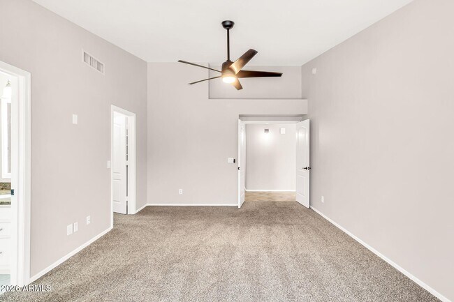 Building Photo - 1113 E Betsy Ln