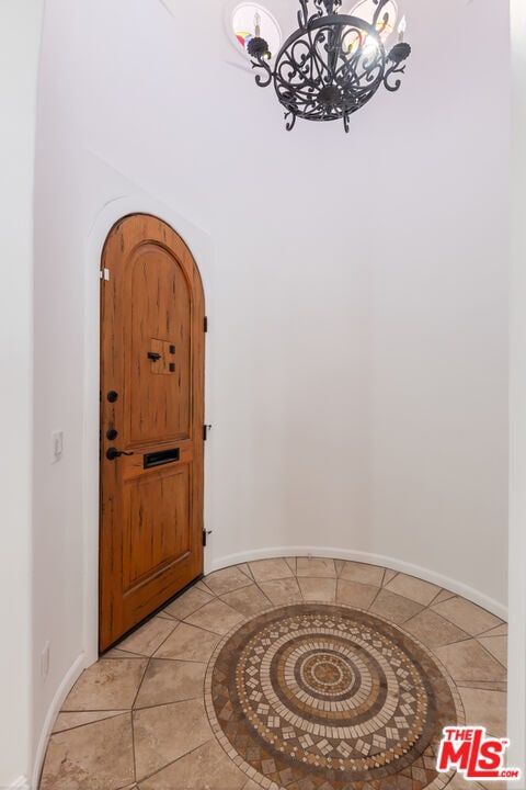 Building Photo - 1557 N Stanley Ave