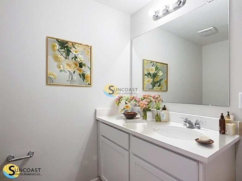 Building Photo - 3821 SW 43rd Ct