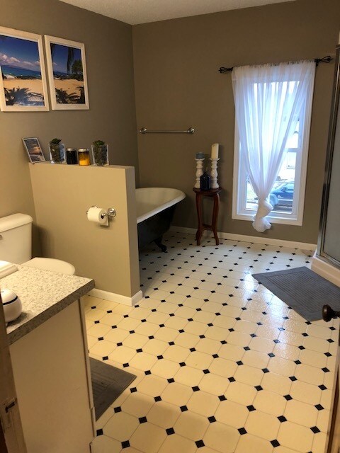 Building Photo - 209 Garland St E