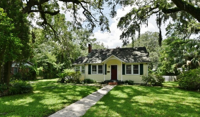 Building Photo - 2929 Arapahoe Ave