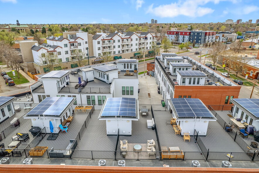 Rooftop deck with solar panels, gas connection, and electrical outlets - 3314 Curtis St