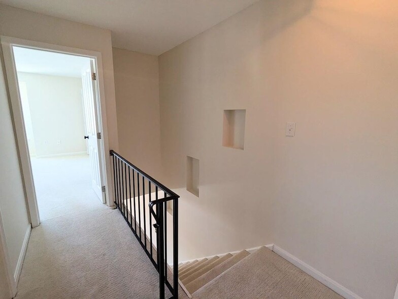 Building Photo - 107 Franklin, 4