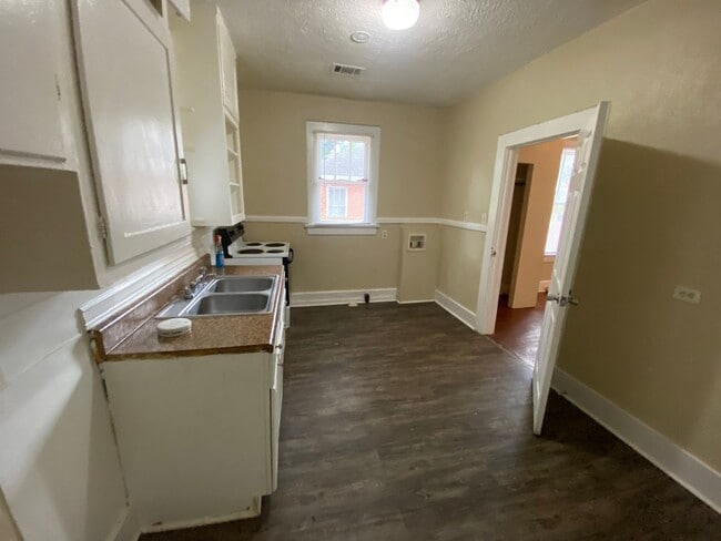 Building Photo - **ON HOLD**Total Electric**4 Bedroom / 2 B...