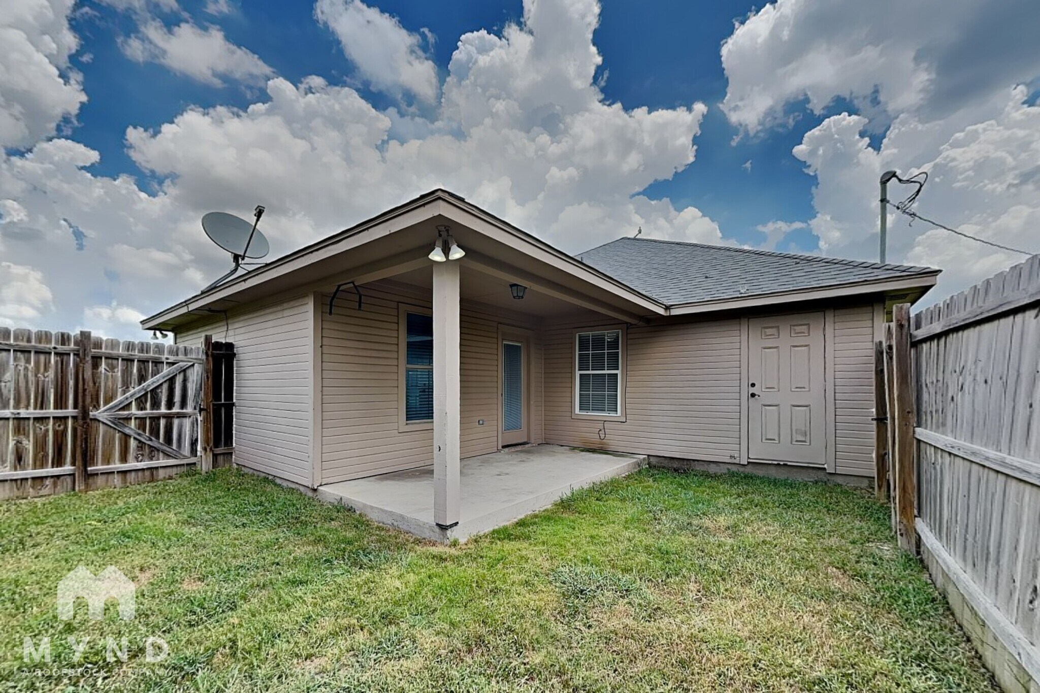Building Photo - 100 Jolin Ln