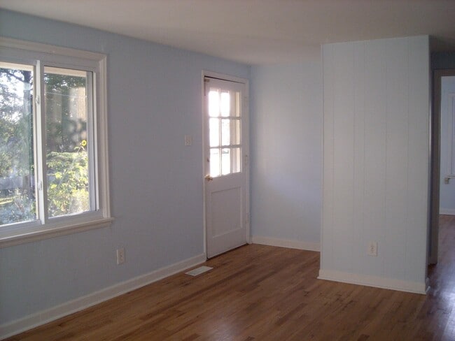 2 Bedroom Single Family Home! Updated pic... - 2 Bedroom Single Family Home!  Updated pic...
