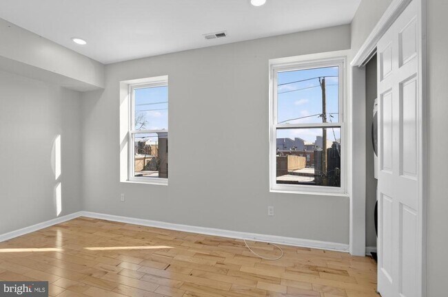 Building Photo - 2604 Frankford Ave