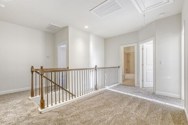 Building Photo - 600 Acadia Bnd