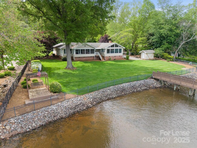 Building Photo - 173 Riverwood Rd