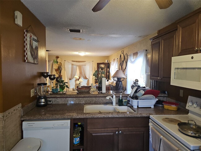 Building Photo - 189 Plumage Ln