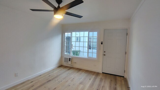 Building Photo - 1565 S Hobart Blvd