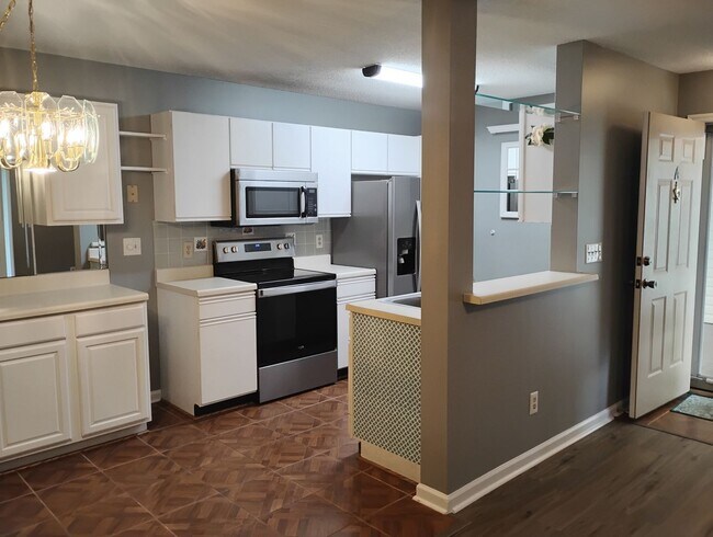 Building Photo - SOUTH BAY LAKES IV