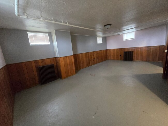 Building Photo - 4 bed, 3 bath house in the country