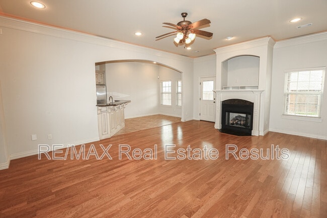 Building Photo - 3607 SW Birchton Ave