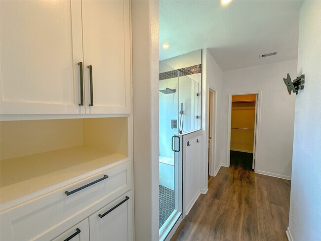 Building Photo - 14819 Grove Canyon Ct