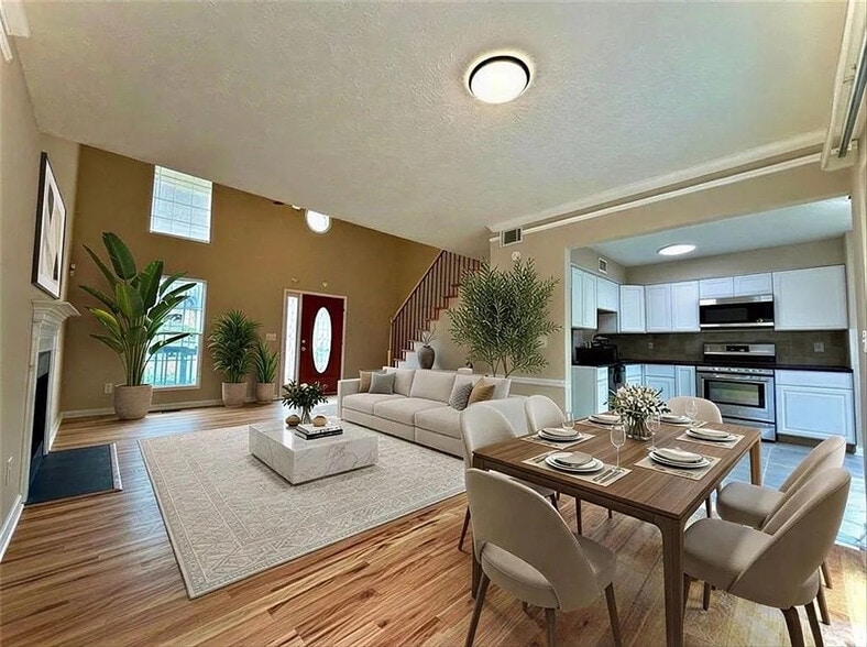 Building Photo - Room in House on Windsor Downs Ln