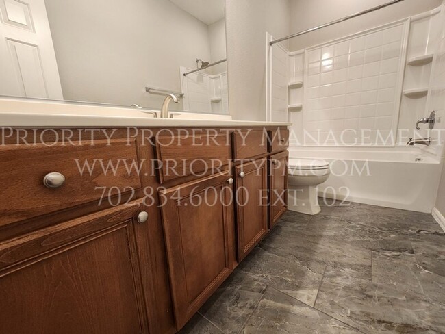 Building Photo - BEAUTIFUL 3 Bedroom WESTPARK CONDO IN SUMM...