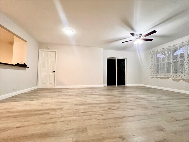 Building Photo - 12269 Royal Palm Blvd