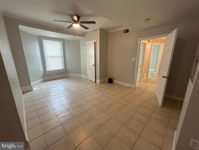 Building Photo - 531 Brinton St