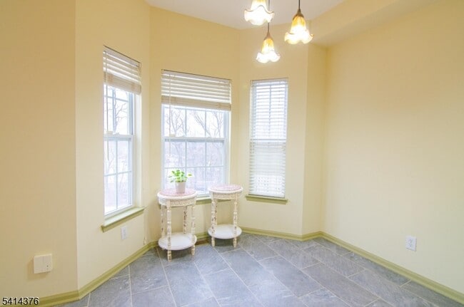 Building Photo - 3027 King Ct