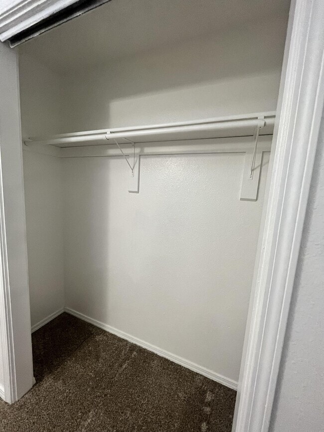 Building Photo - 1240 N 2nd E