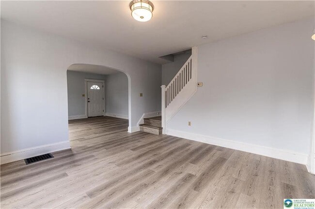 Building Photo - 2001 Ferry St