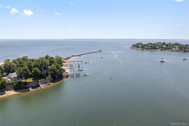 Building Photo - 16 Hilltop Dr