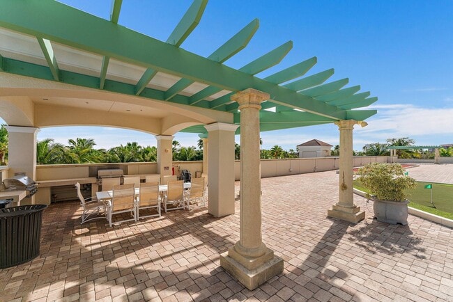 Building Photo - 3630 Gardens Pkwy