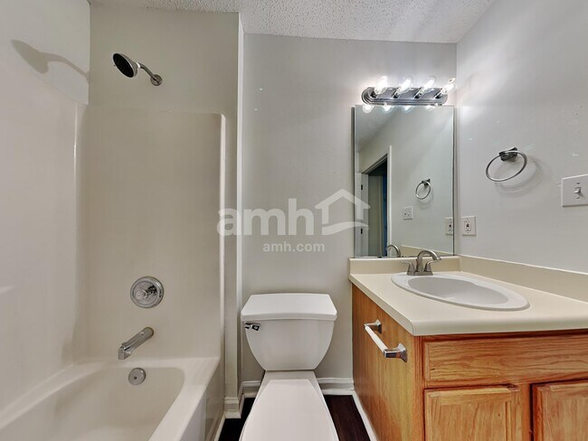 Building Photo - 6014 Pennycross Ln