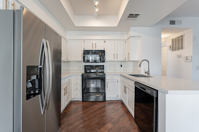 Building Photo - 3640 N 38th St