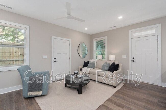 Building Photo - 1709 Perimeter Lp