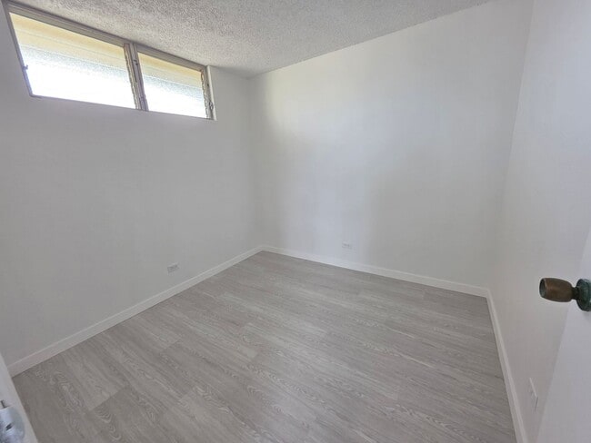 Building Photo - Lele Pono - 2 Bedroom 2 Bathroom 2 Parking...