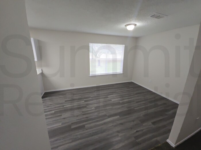 Building Photo - 201 Steller Ln