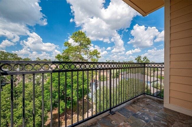 Building Photo - 2802 Morrison St