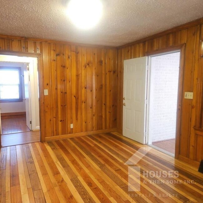 Building Photo - 813 Fox Squirrel Ridge Rd