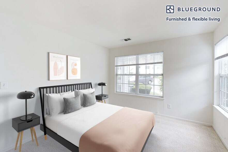 Building Photo - 313 Avalon Cir