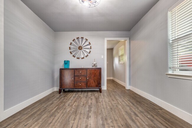 Building Photo - 2511 River Ridge