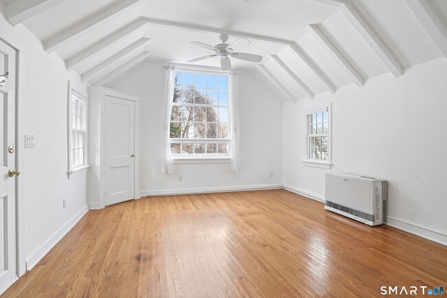 Building Photo - 69 Sylvan Rd N