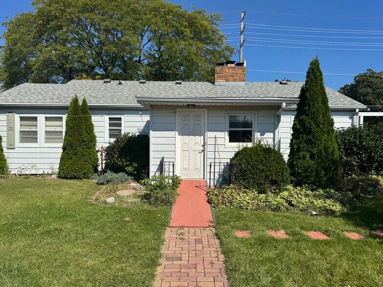 Exterior ( Backdoor) - 2009 Durand Ave