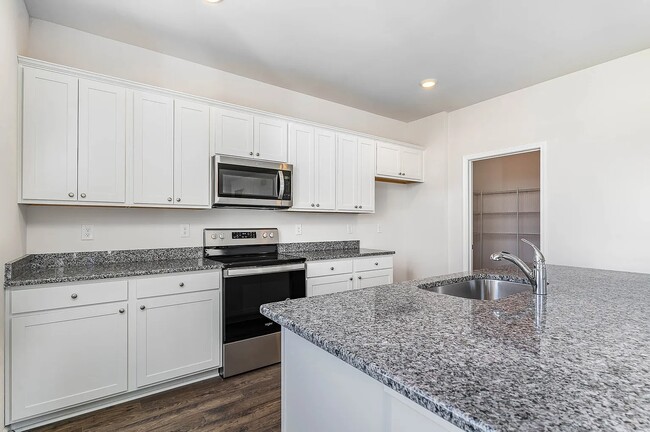 Building Photo - 304 Picnic Basket Pl