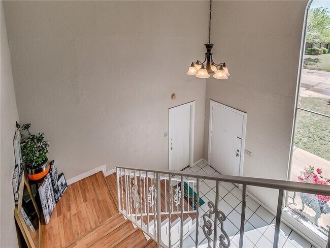 Building Photo - 1533 Glenbrook Dr