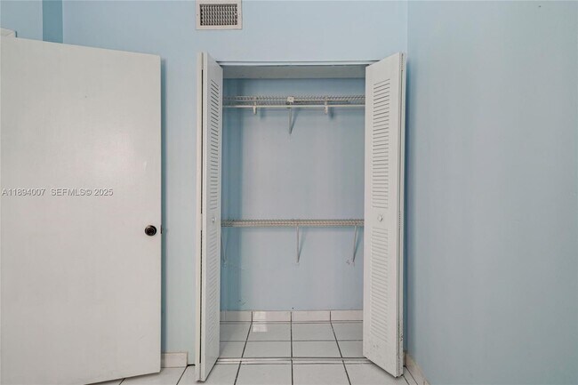 Building Photo - 5490 W 21st Ct