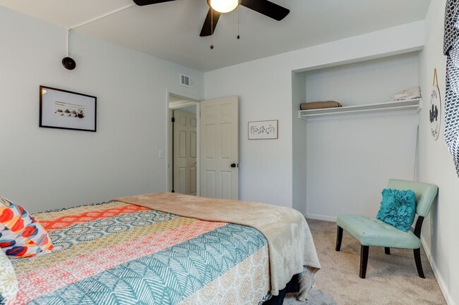 Building Photo - Chic 3 Bedroom in Caprock