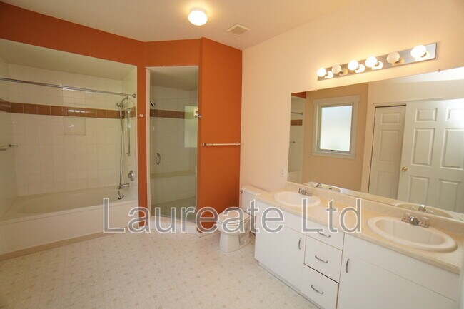 Building Photo - 6414 Silver Mesa Dr